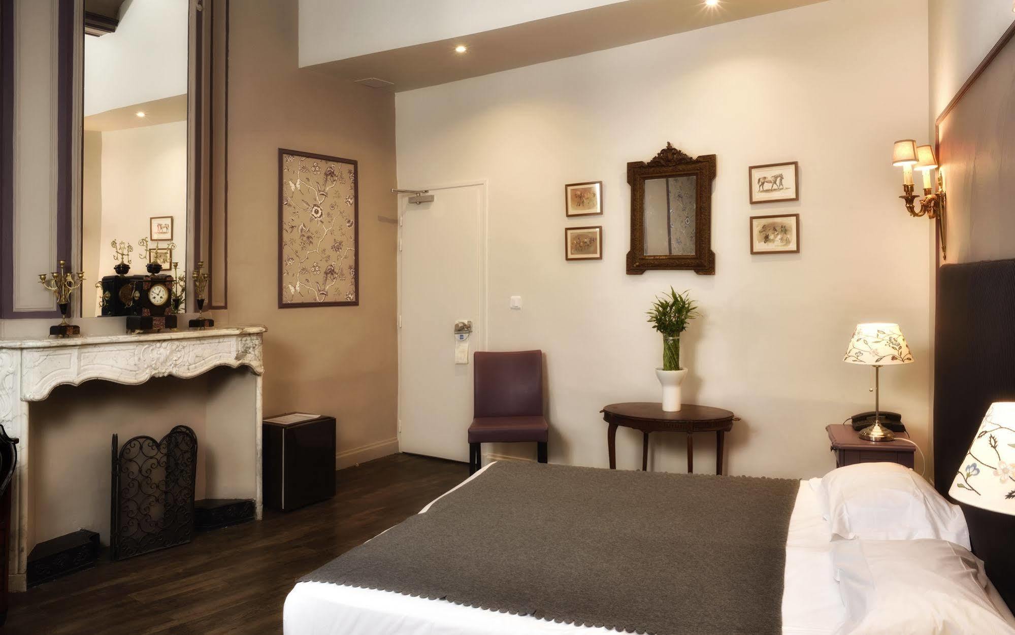 L'Esplan Hotel Saint-Paul-Trois-Chateaux Luaran gambar
